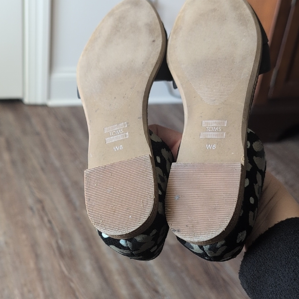 TOMS Women's Black Flats - Picture 4 of 7